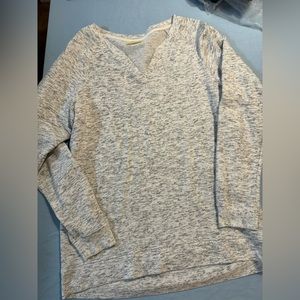 Lightweight crew neck sweater